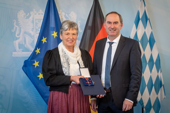 Wirtschaftsminister Hubert Aiwanger mit Annelies Zink (Foto: StMWi/A. Heddergott)