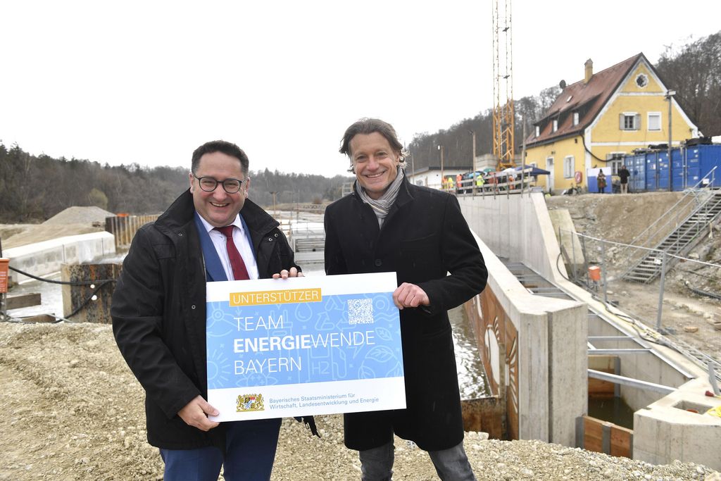 wehr009 Übergabe der Urkunde des Team Energiewende Bayern an SWM