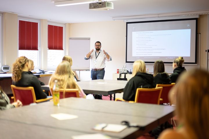 Impressionen des Jugendwirtschaftgipfels 2024.