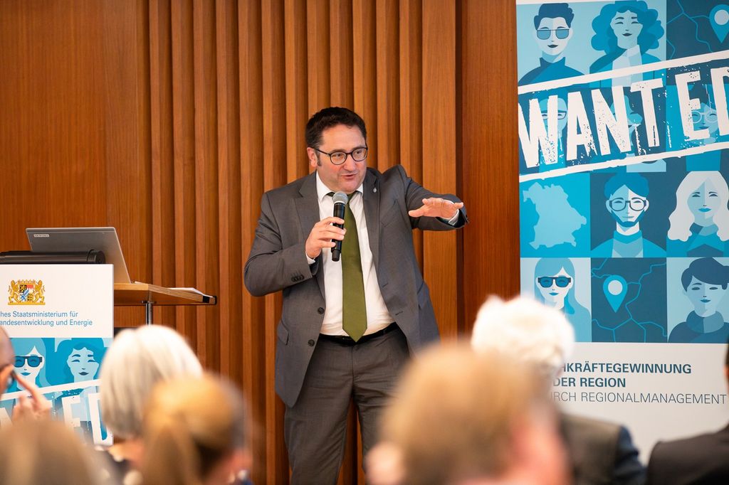 Bild 1 Fachkräftegewinnung 2024 - © StMWi/S.Geiger Bild 1 Fachkräftegewinnung 2024 - © StMWi/S.Geiger