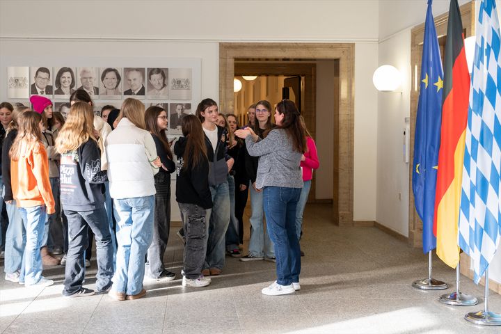 Impressionen zum Lernort Staatsregierung.