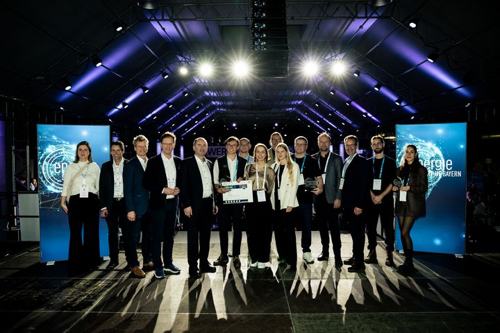 Impressionen zur Preisverleihung Energie Start-up Bayern 2024 im Rahmen der Start-up Demo Night München.