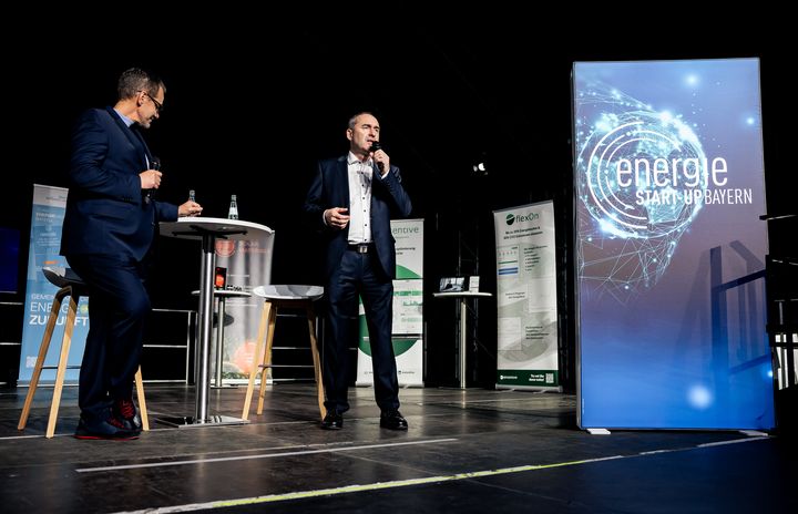 Impressionen zur Preisverleihung Energie Start-up Bayern 2024 im Rahmen der Start-up Demo Night München.