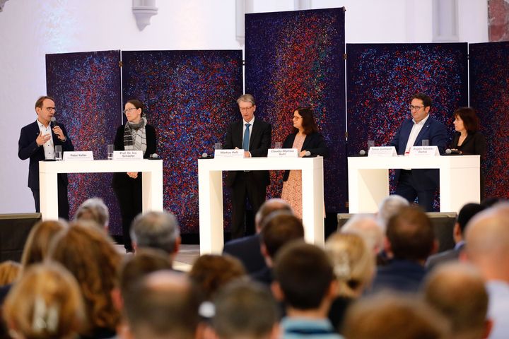 Impressionen vom Kongress „Transformation der Automobilindustrie in den Regionen vorantreiben“.