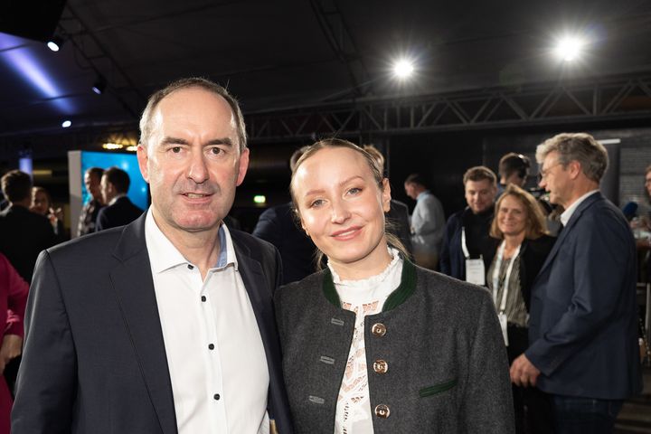 Impressionen zur Preisverleihung Energie Start-up Bayern 2024 im Rahmen der Start-up Demo Night München.