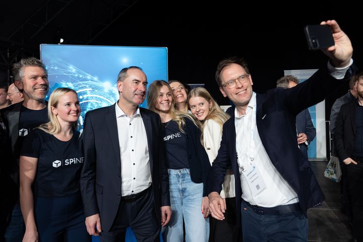 Impressionen zur Preisverleihung Energie Start-up Bayern 2024 im Rahmen der Start-up Demo Night München.