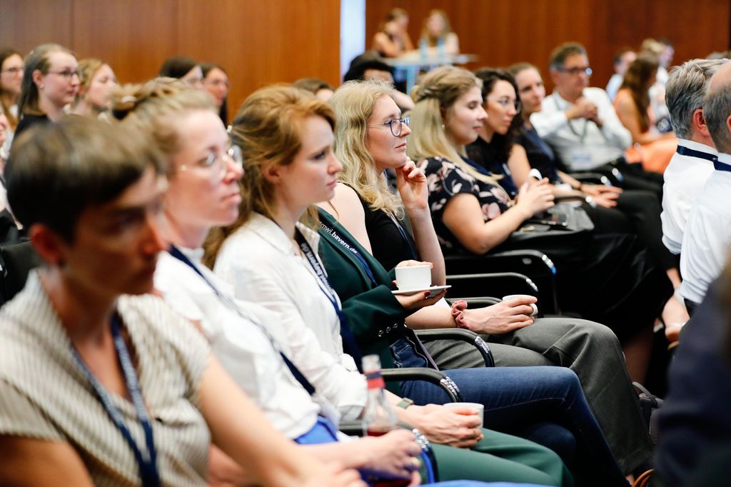 19 Fachkräftegewinnung 2024 - © StMWi/S.Geiger 19 Fachkräftegewinnung 2024 - © StMWi/S.Geiger