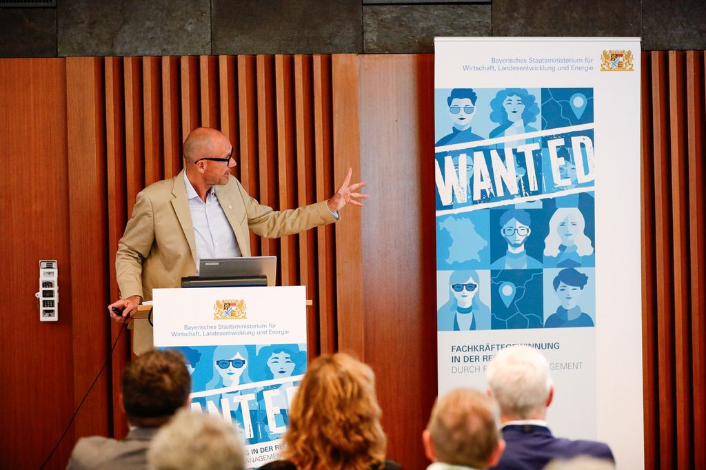Bild 2 Fachkräftegewinnung 2024 - © StMWi/S.Geiger Bild 2 Fachkräftegewinnung 2024 - © StMWi/S.Geiger